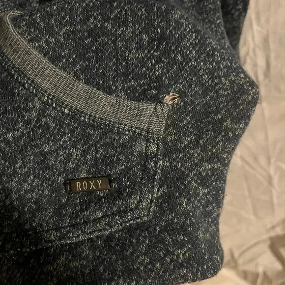 Roxy women’s navy blue 1/2 zip hoodie - Picture 3 of 6